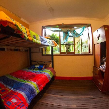 Hostal Casa Locombia Bogota Exterior photo