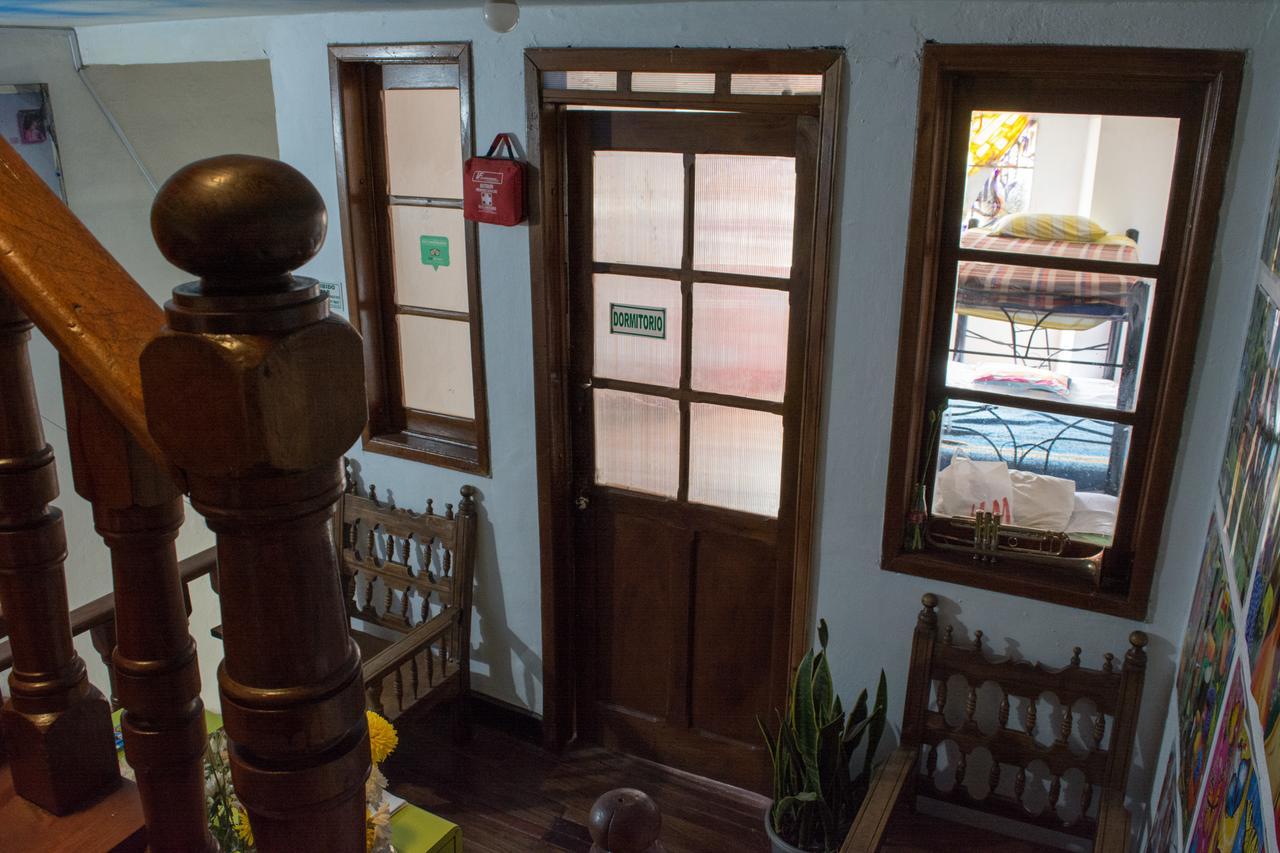 Hostal Casa Locombia Bogota Exterior photo